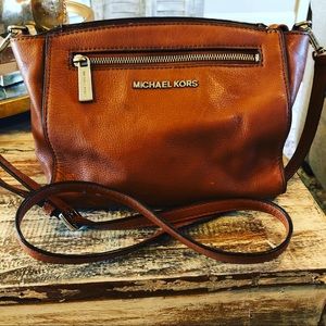 Michael kors crossbody bag
